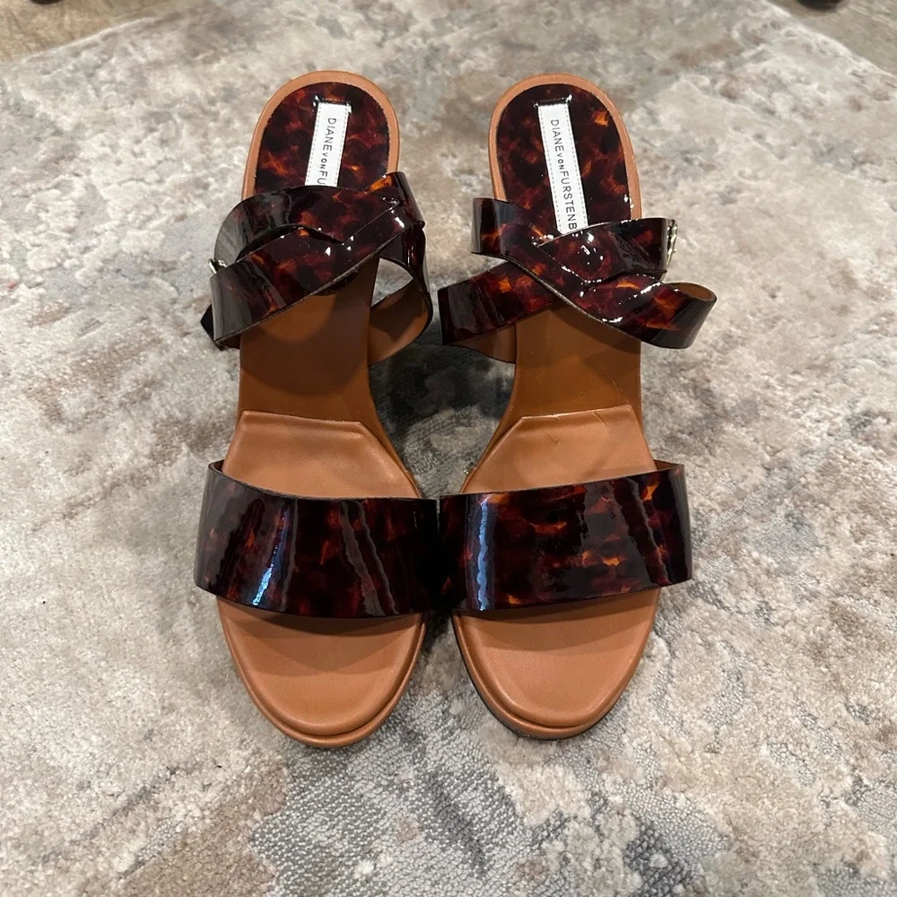 DVF Diane von Furstenberg Wilma Tortoise wedge size 7B made in Italy - Picture 2 of 7